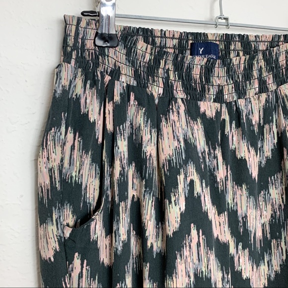 FINAL American Eagle Chevron Print Jogger Pants - Picture 2 of 4